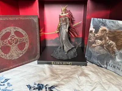 Elden Ring Collectors Edition, View more
