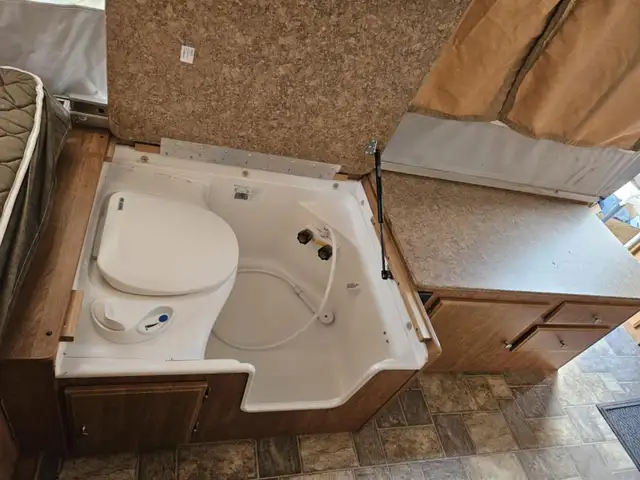 2011 Flagstaff Tent Trailer by Forest River in RVs & Motorhomes in Vernon - Image 10
