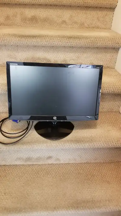 18.5 Inch Compaq Monitor Model 81922a This monitor has never been moved since bought so is still in...