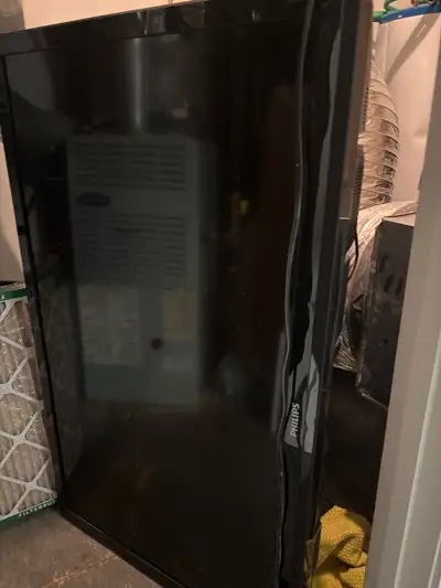 Phillips TV FREE - pending pick up, View more