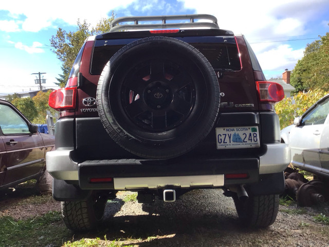 Fj cruiser in Cars & Trucks in Cape Breton - Image 2