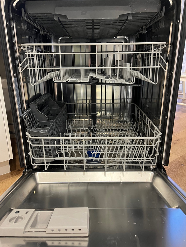 GE Profile Dishwasher in Dishwashers in Calgary - Image 4