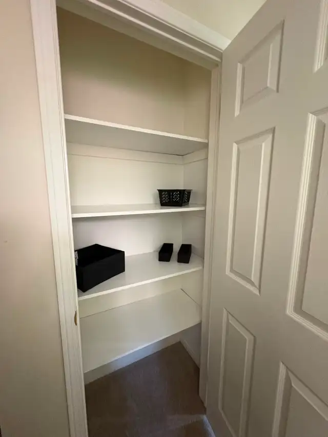 3 rooms rental - working Women/ ladies in Room Rentals & Roommates in Oshawa / Durham Region - Image 10