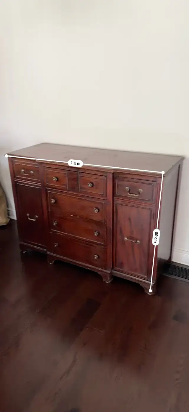 Antique Hutch and China Cabinet in Hutches & Display Cabinets in City of Toronto - Image 3
