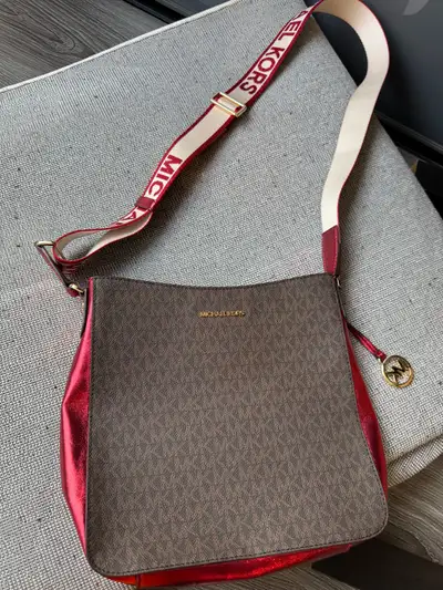 Michael kors shoulder bag, View more