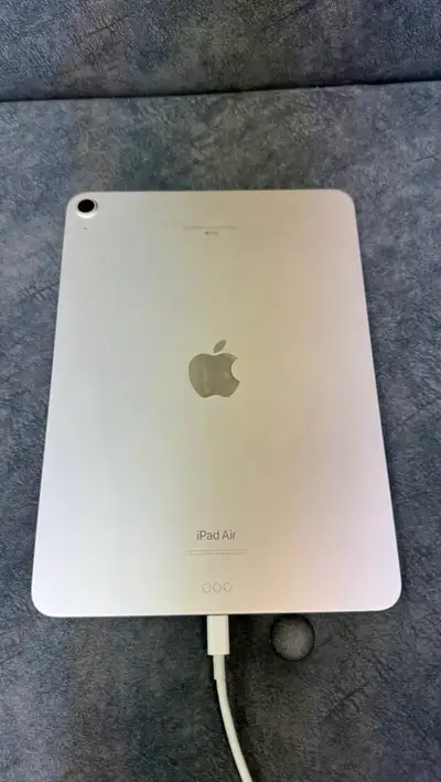 LIKE NEW IPAD AIR 5 STARLIGHT, View more