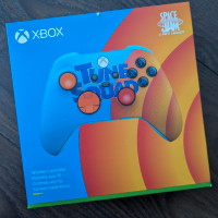 [NEW] Xbox Wireless Controller – Space Jam: Tune Squad Exclusive