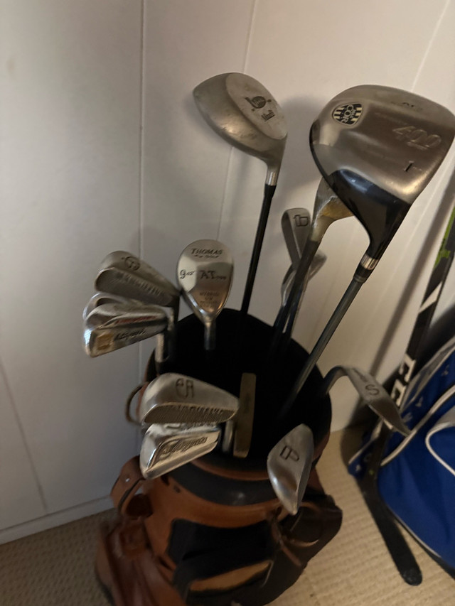 men’s right handed golf clubs and bag  in Golf in Guelph - Image 2