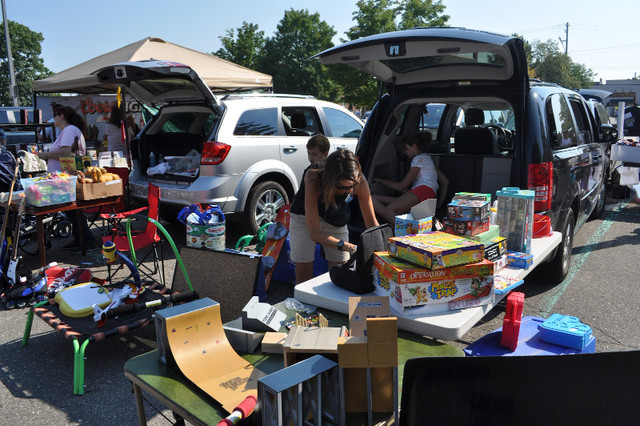 Junk In The Trunk Community Yard Sale Fonthill in Garage Sales in St. Catharines - Image 2