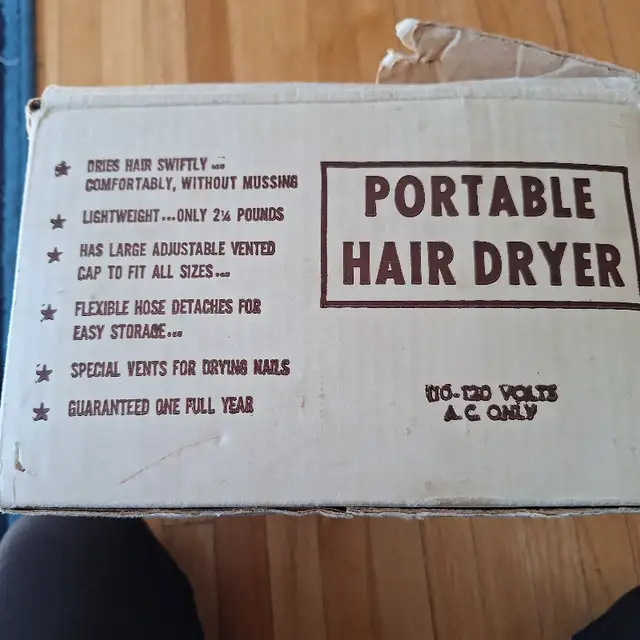Vintage Hair Dryer in Other in Winnipeg - Image 4