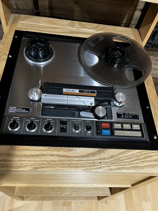 Vintage 1977 Teac 252 1/2 track master recorder Pro Audio