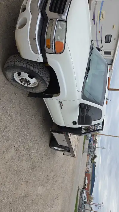 2003 Chevrolet 3500 Regular Cab & Chassis · Truck · Driven 342,000 kilometers 342000 kms Zero rust o...