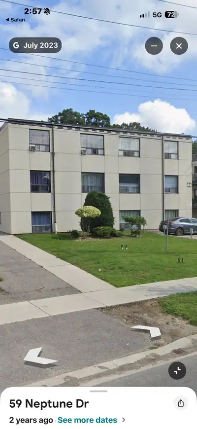 2 bedroom apartment, 1 bath. Newly renovated! In building laundry service. Close to Yorkdale and sub...