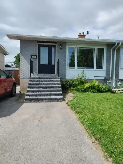 ADDRESS: 1691 Heron Road Area: Heron Gate For Rent: $900/available in September All inclusive room s...