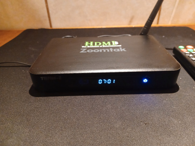 Android TV Box Zoomtak T8 plus-2 , HDMI cable, Remote in General Electronics in London - Image 2