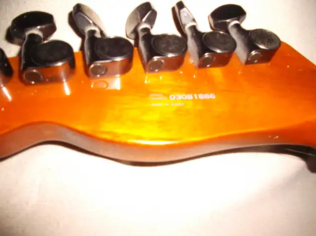 Fender telecaster special edition HH Amber in Guitars in Sherbrooke - Image 7