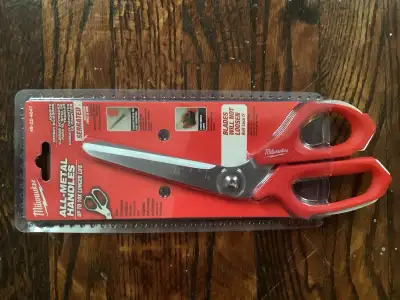 Milwaukee Jobsite Offset Scissors, View more