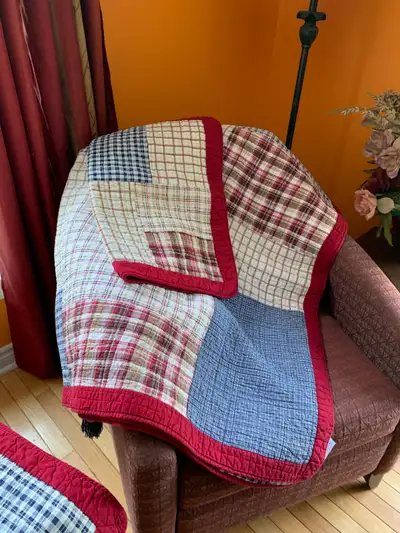 Twin size comforter and pillow sham, View more