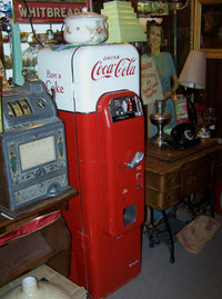 BUYING: Vintage  Coca-Cola Vending Machines,