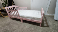 Toddler bed pink New