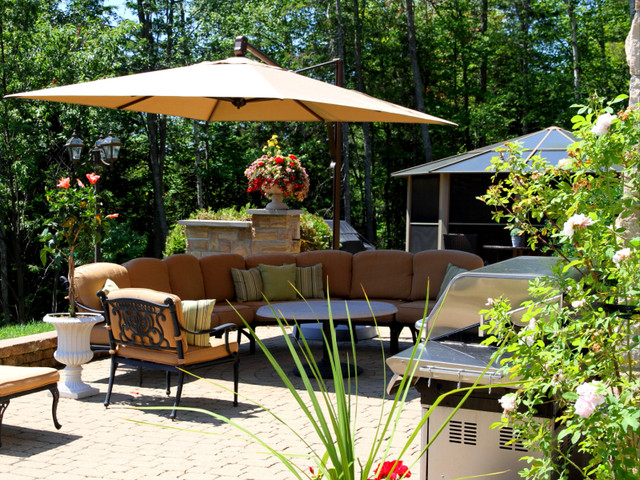 IMMENSE SALON Extérieur 10 Places Table CASTING dans Mobilier pour terrasse et jardin  à Laurentides - Image 2