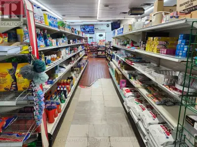 Convenience Store + Vape Shop Setup – High-Demand Location! Well-Maintained Plaza | Near University...