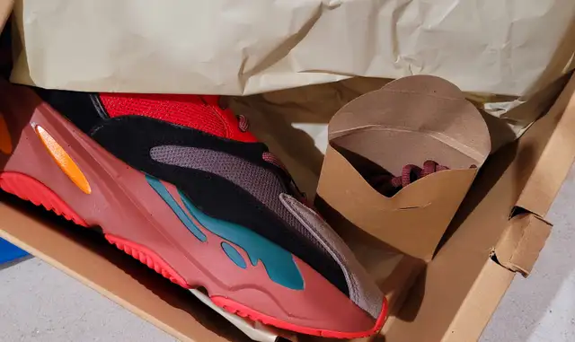 Adidas Yeezy Boost 700 Hi-Res Red sz12 brand new in Men's Shoes in Markham / York Region - Image 3