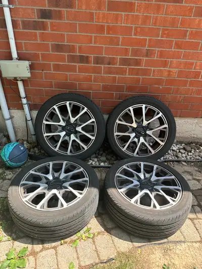 Selling a Set of OEM 18” Fiat 500 Rims On All Seaon Tires. Tires are have great tread left, like new...