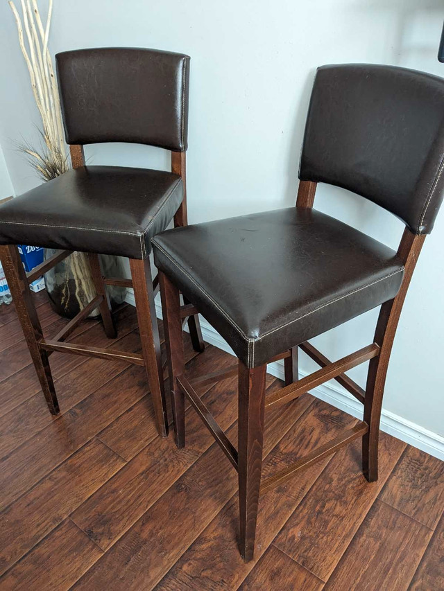 Bar Chairs in Chairs & Recliners in Barrie