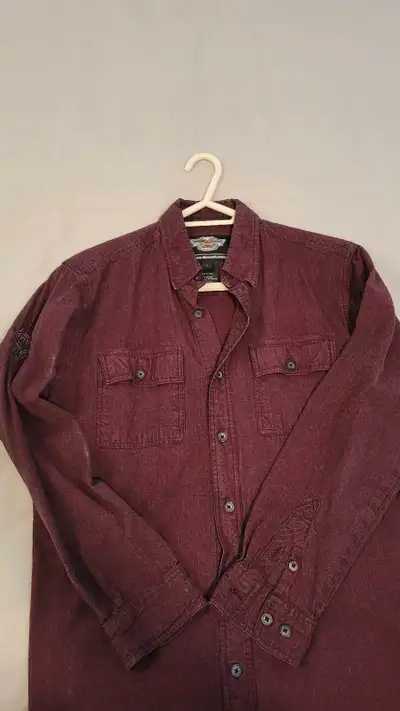 Men's Harley Davidson long sleeve shirt. Size small. Check out my other ads for other Harley gear.