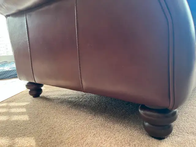 2 Leather Couches dans Sofas et futons dans Kitchener / Waterloo - Image 6