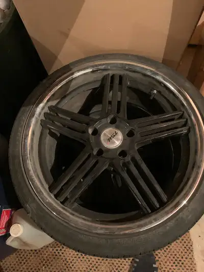 3 rim’s from staggered set from BMW 3 series. TSW rims and nexen nfera tires. 2 fronts 235/35/ZR19 a...