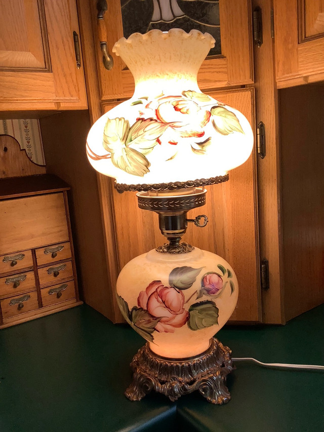 Vtg L&L WMC Hd Ptd Hurricane Tri-Light Porcelain Lamp Brass Base in Indoor Lighting & Fans in Belleville
