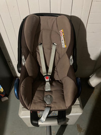 Maxi Cosi Infant Car seat with base