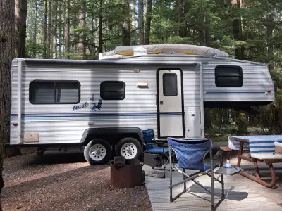 Nash 21-5R Fifth Wheel Trailer In very good condition Everything works Comes with air conditioner, h...