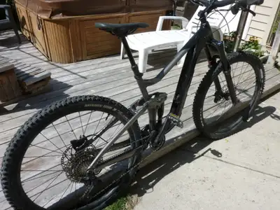 2023 Giant Reign enduro bike mountain bike, View more