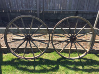 Decorative outdoor wagon wheels