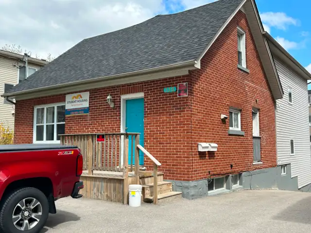 Waterloo Student Rooms Rental in Room Rentals & Roommates in Kitchener / Waterloo - Image 2