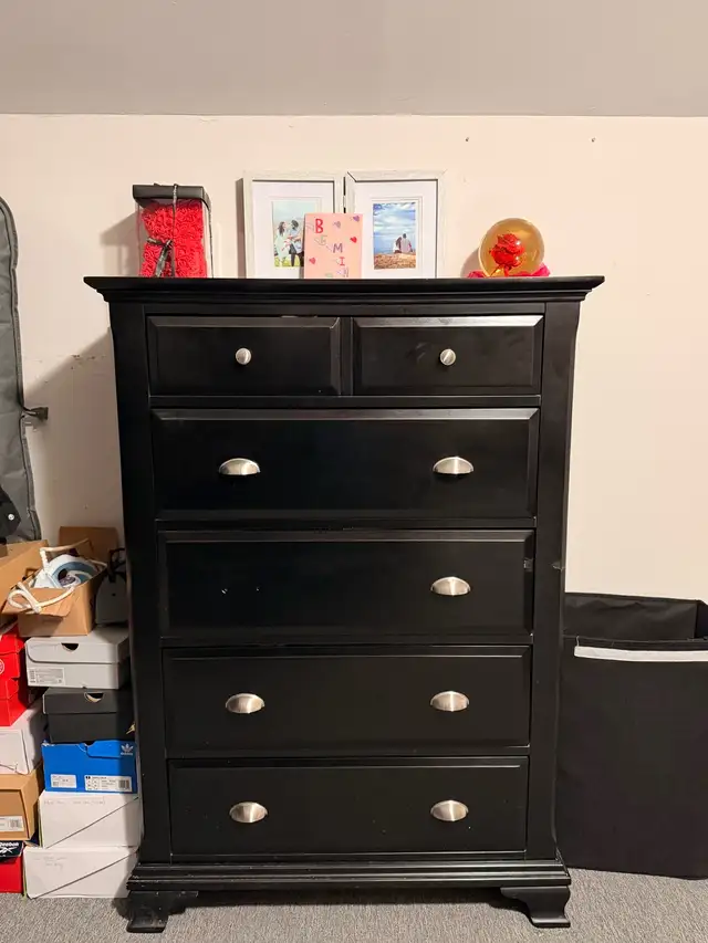 Black Wooden Dresser in Dressers & Wardrobes in Oshawa / Durham Region - Image 2