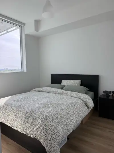 1Bed + Den Condo Kipling 5249 Dundas St W