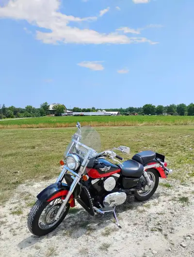 Selling a 2004 Kawasaki Vulcan Classic 1500 that has new tires and other recent maintenance done on...