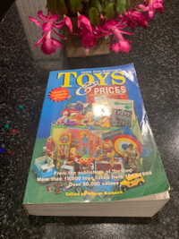 Toys & Prices 1998 PB– Sept 1997 by Sharon Korbeck 928 pages