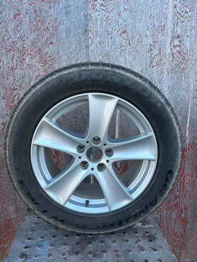 Set of four 18 inch BMW X5 factory rims off a 2011. Very nice shape ready for new winter tires. Curr...