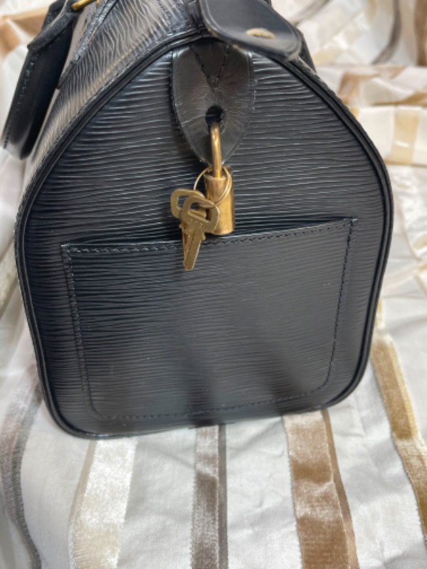 Louis Vuitton Speedy in Black Epi in Women's - Bags & Wallets in City of Toronto - Image 2