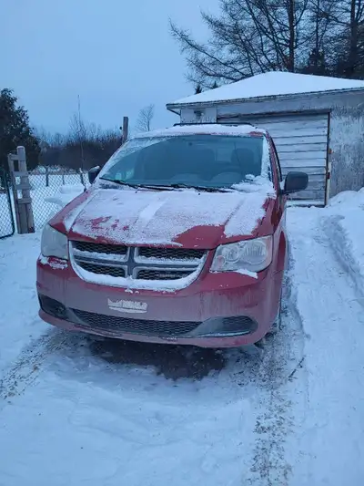 Dodge grand caravan moteur 3.6l fontionne bien besoin d amour un peu body rocker panel siege entre d...