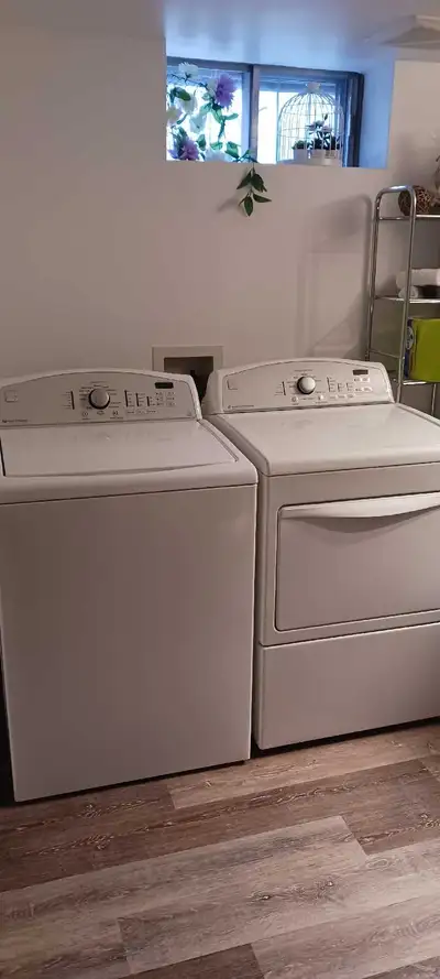 Je vends un ensemble de laveuse et sécheuse Kenmore haute efficacité en bon état. Cette paire est pa...