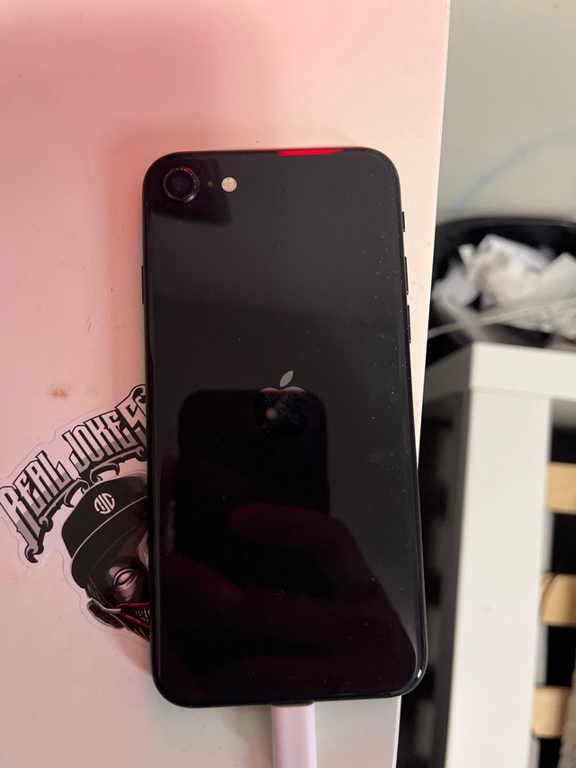 Broken iPhone 8 in Cell Phones in Edmonton - Image 2