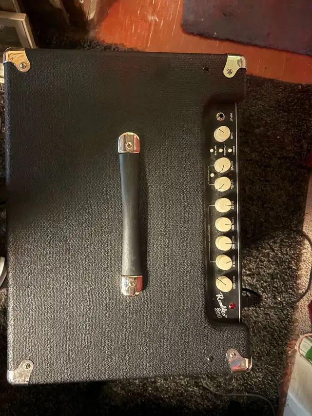 Fender Rumble 200 Bass Amplifier in Amps & Pedals in Ottawa - Image 4