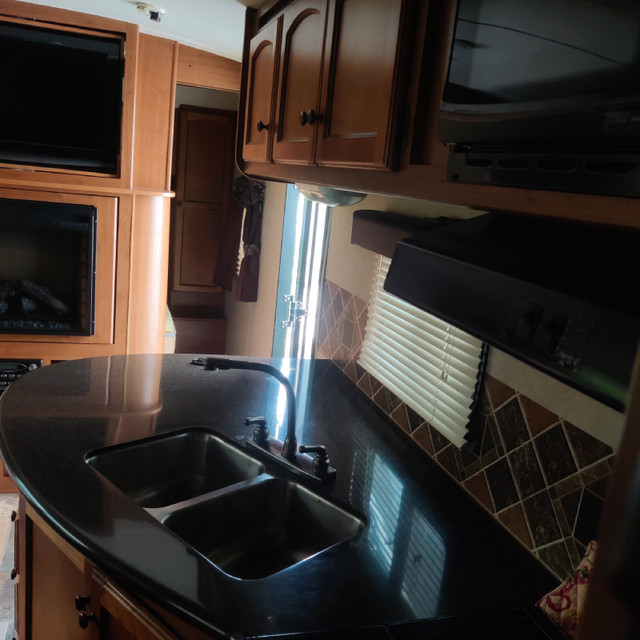 Travel trailer /rv caravan in Travel Trailers & Campers in Laval / North Shore - Image 4