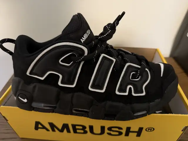  NIKE AIR MORE UPTEMPO LOW SP  in Men's Shoes in Oakville / Halton Region - Image 2